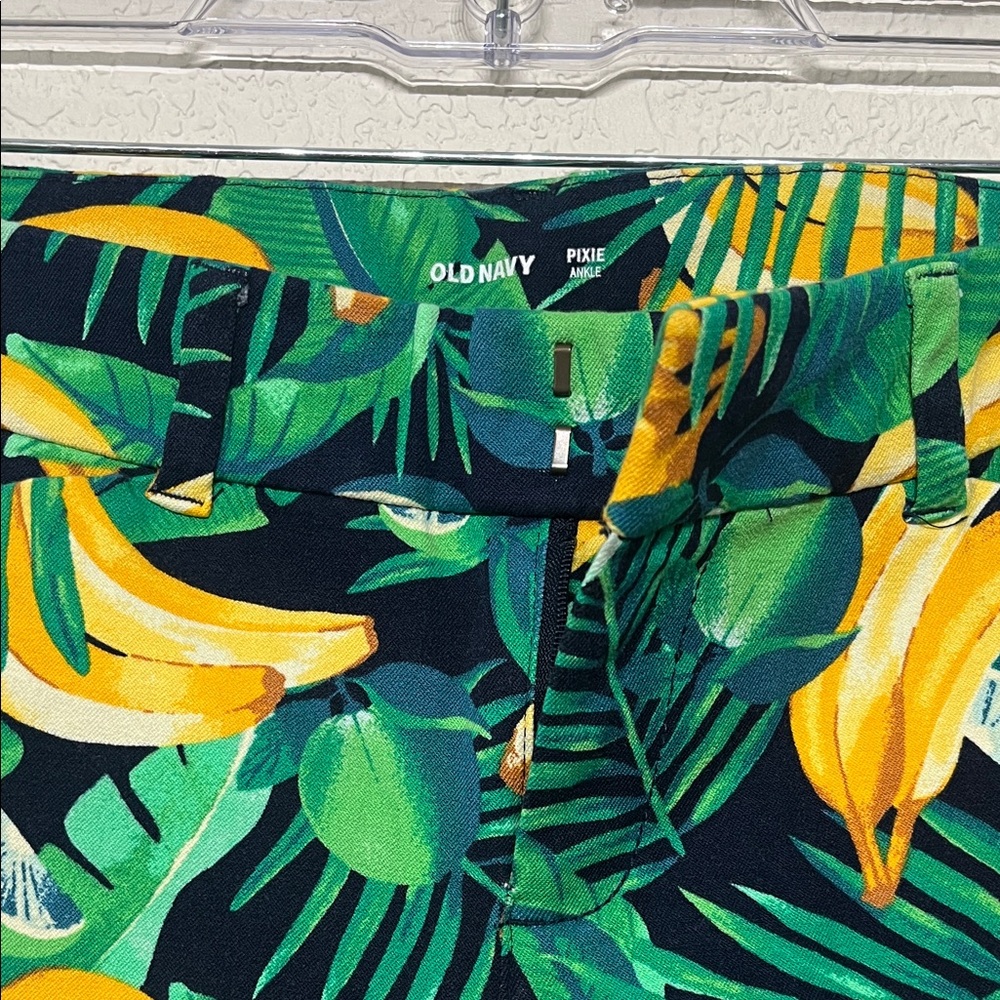 Old Navy Women’s Size 2 Green Tropical Banana Print Pixie Ankle Pants - Picture 4 of 11